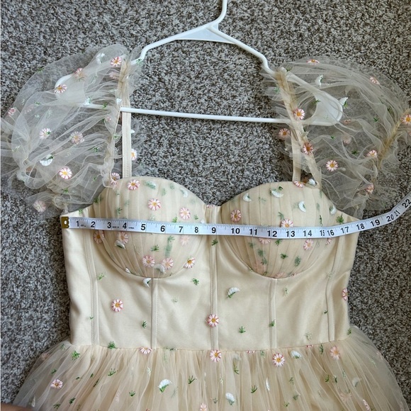 Ava Gowns Daisy Dress Tan Tulle Floral Whimsical Fairytale Princess Formal Large - Picture 9 of 12
